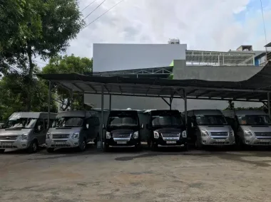 Chúng tôi chuyên cho thuê xe du lịch Đà Nẵng với các dòng xe đời mới nhất từ xe 4 chỗ, 7 chỗ, 9 chỗ Limousine Dcar, 16 chỗ, 29 chỗ, 34 chỗ hay 45 chỗ.