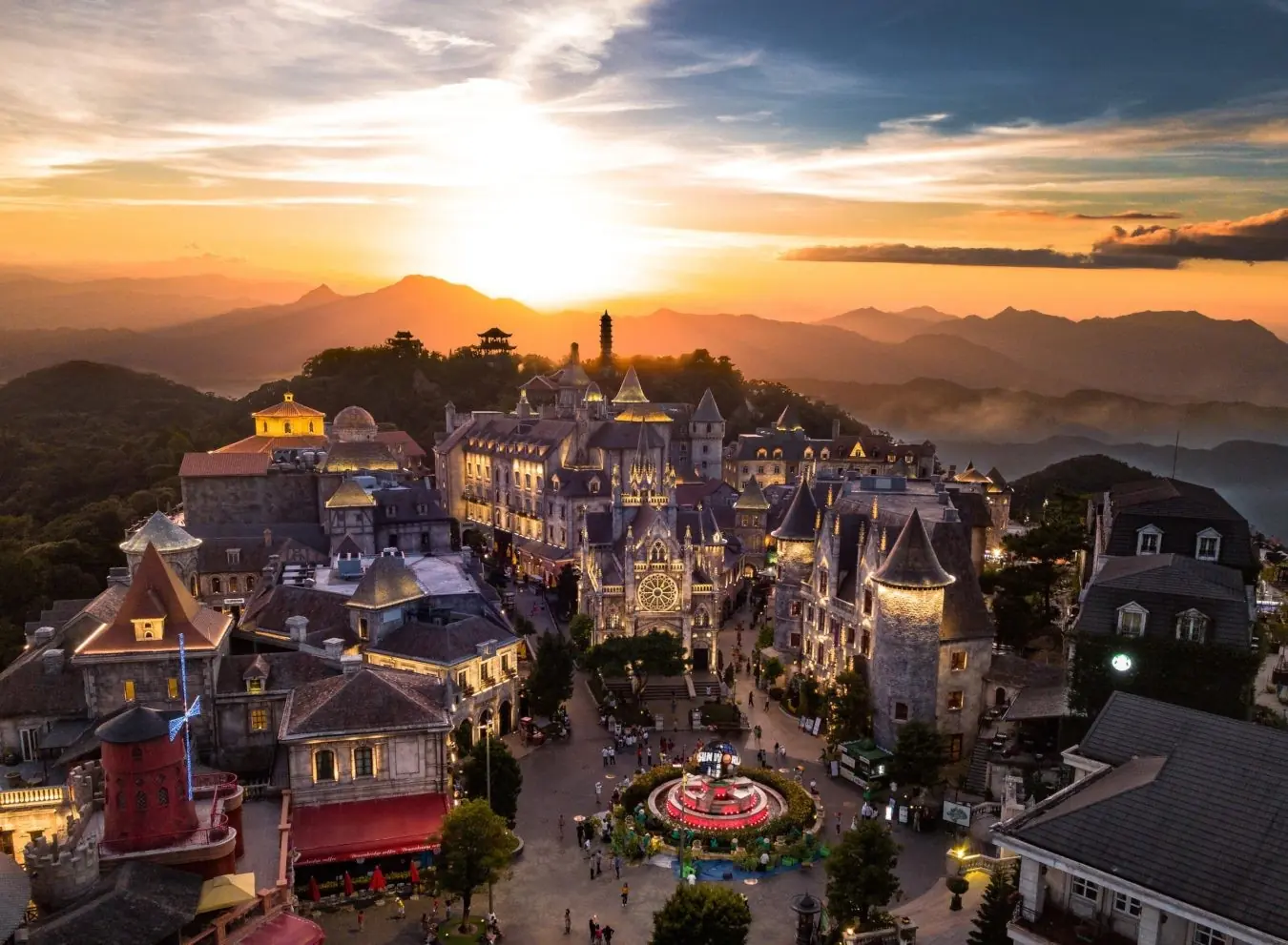TOUR THAM QUAN BÀ NÀ HILLS